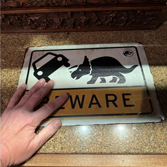 Warning Sign: Beware of Dinosaurs - Picture 3 of 6